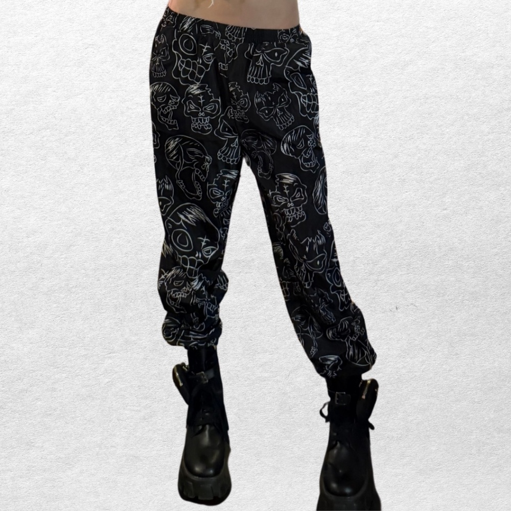 Black Skull Print Jogger Pants | Size Small